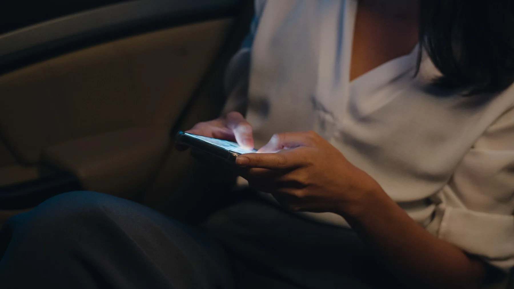 Pre-booked airport taxi journey with passenger and luggage planning